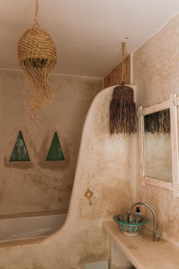 Blue Waves Boutique Hostel Tamraght ภายนอก รูปภาพ