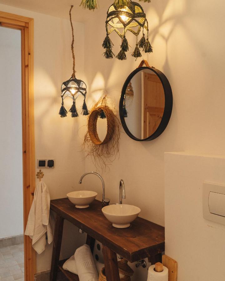 Blue Waves Boutique Hostel Tamraght ภายนอก รูปภาพ