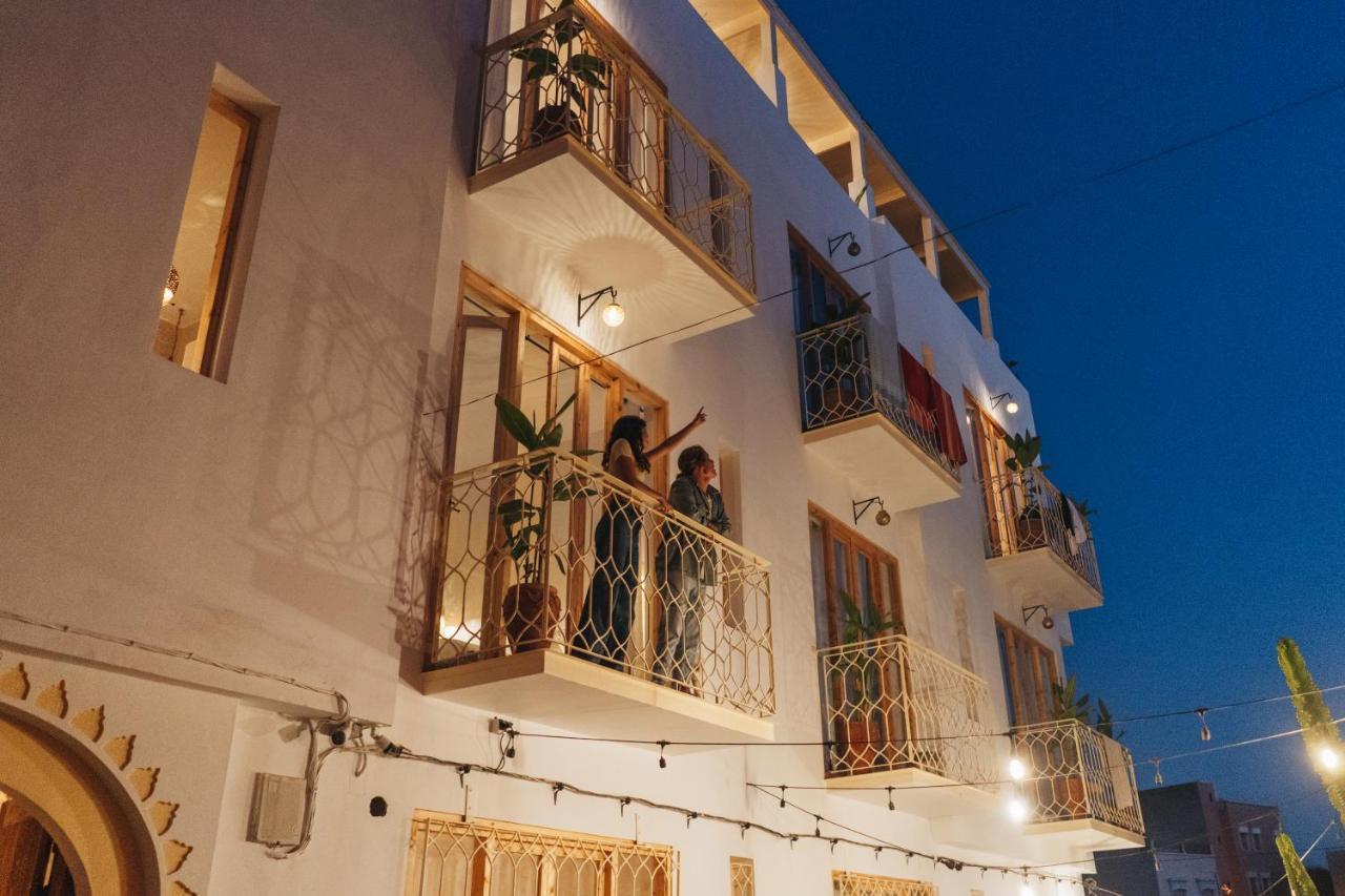 Blue Waves Boutique Hostel Tamraght ภายนอก รูปภาพ