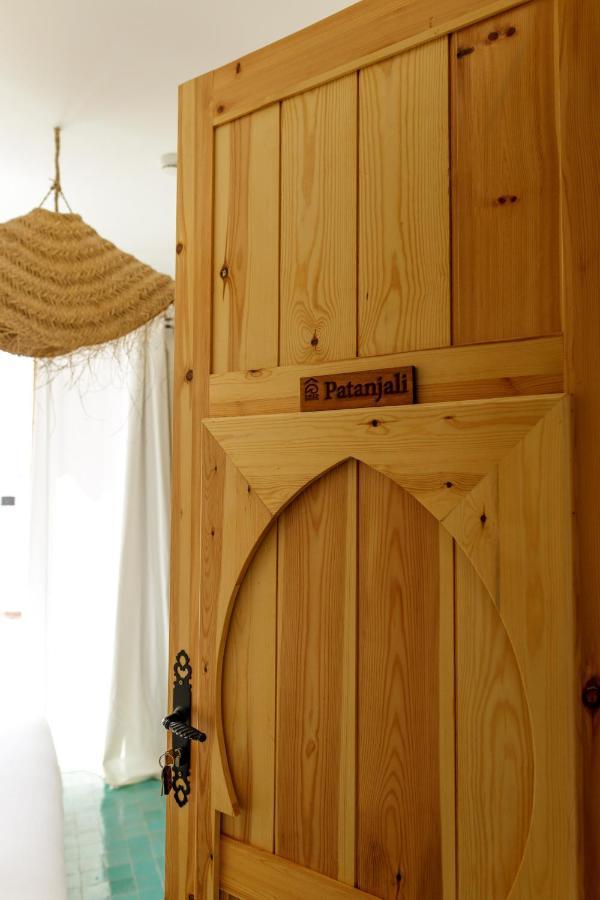 Blue Waves Boutique Hostel Tamraght ภายนอก รูปภาพ