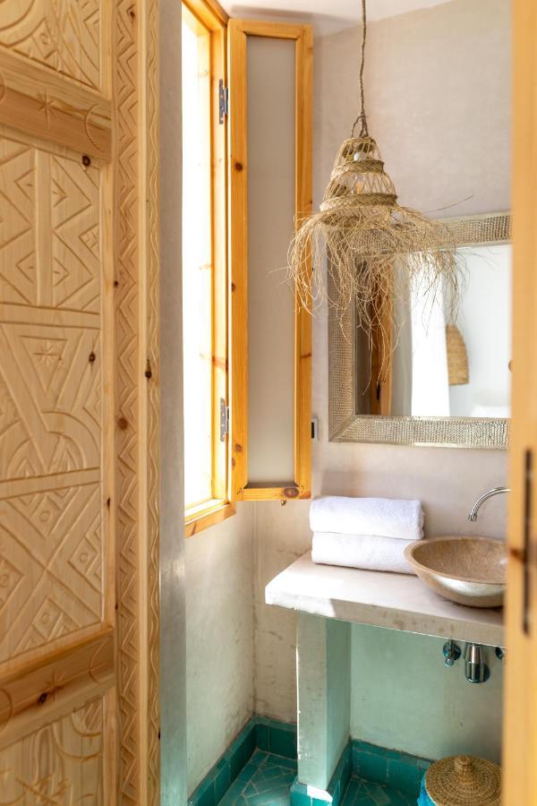Blue Waves Boutique Hostel Tamraght ภายนอก รูปภาพ