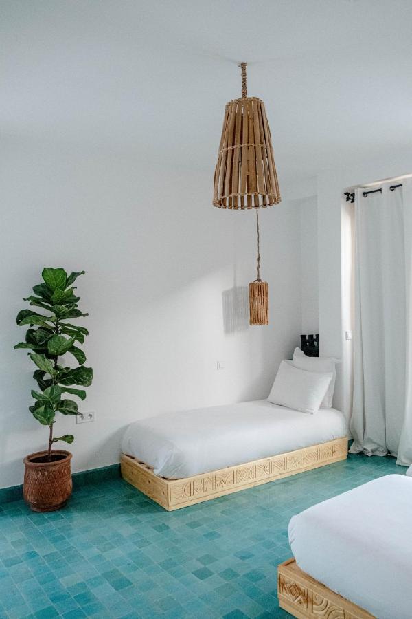 Blue Waves Boutique Hostel Tamraght ภายนอก รูปภาพ